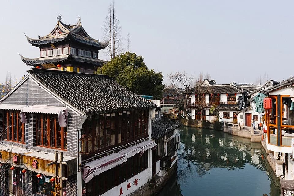 Canals and stone bridges in Zhujiajiao